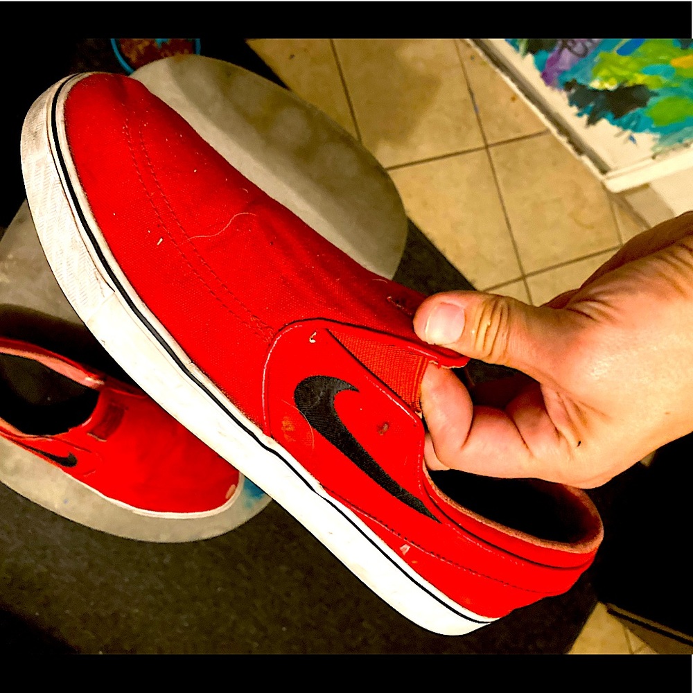 Mens Nike Slip Ons Size 13  $ SALE .$